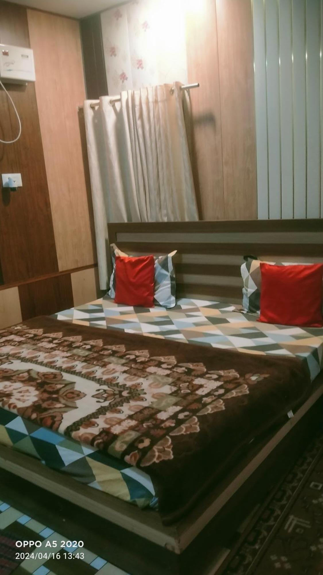 Shree Ram Guest House Near Ram Mandir Ayodhya ภายนอก รูปภาพ